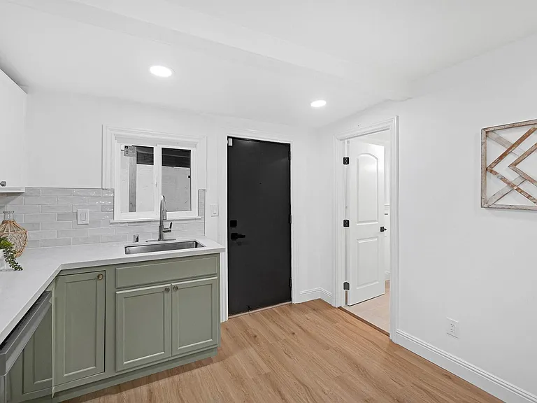 1812 Woolsey St — Photo 12