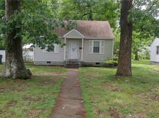 9 W McClellan St, Sandston, VA 23150