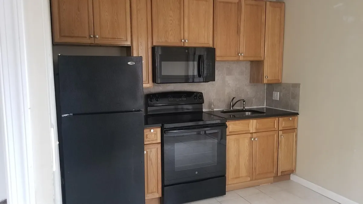 Building Photo - 1325 Ellsworth St #2R