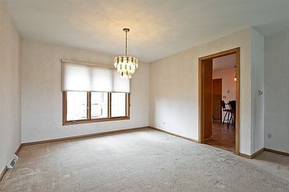 5th image of 10661 S Laramie Ave