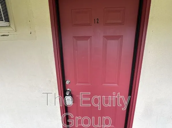 352 S Blackstone St APT 12, Tulare, CA 93274