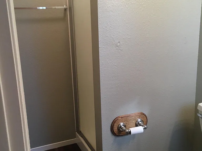 20205 Eastview Dr — Photo 10