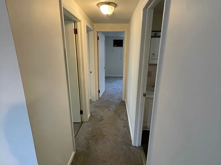 324 N Broad St — Photo 3