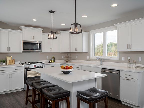 3rd image of 46 Deepwood Pl