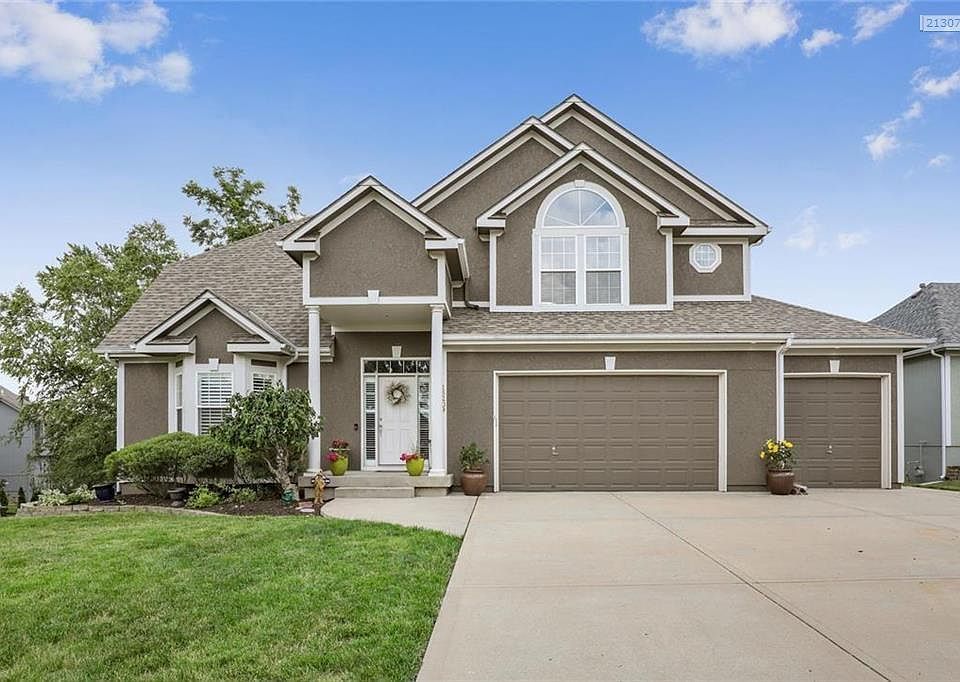 Welcome to 16209 E 77th Terrace