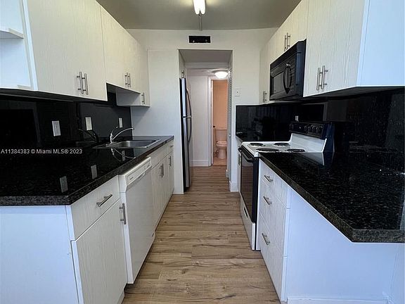 4th image of 12105 NE 6th Ave APT 201