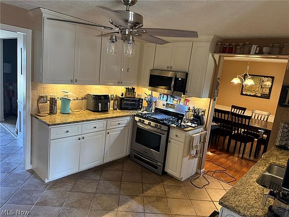 5th image of 148 N Hills Dr