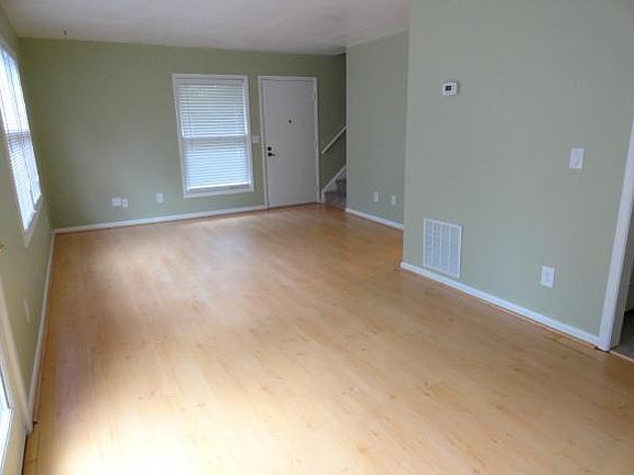 5th image of 500B Pilgrim Ct