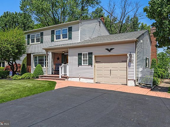 3rd image of 3315 Concord Dr