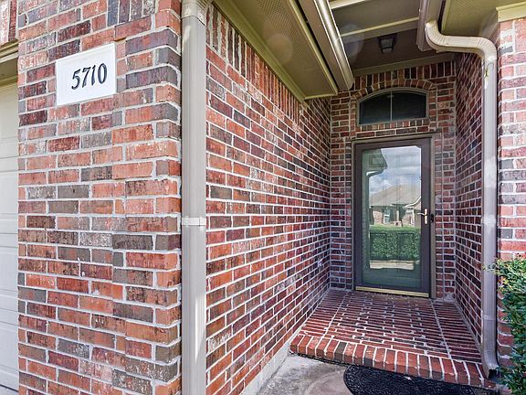 2nd image of 5710 Lori Ln