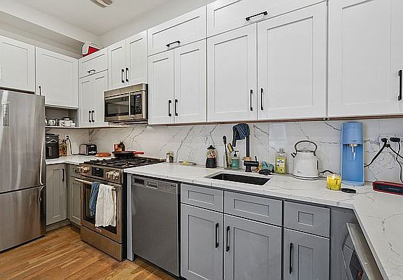 3rd image of 841 De Kalb Ave #2F
