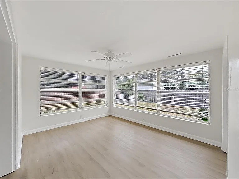 1701 Laurie Ln — Photo 6