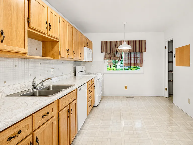 1840 Teakwood Manor Dr — Photo 1