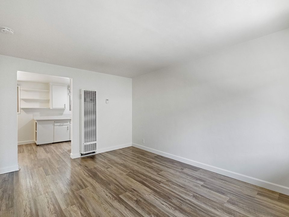 1st image of 620 E Imperial Ave #2