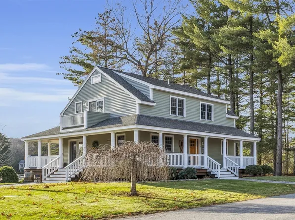 33 Johnson St, Lunenburg, MA 01462