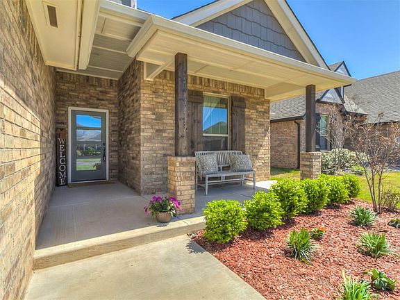 3rd image of 11824 Loren Brook Ln