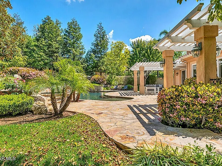 1687 Castlebridge Ct — Photo 48