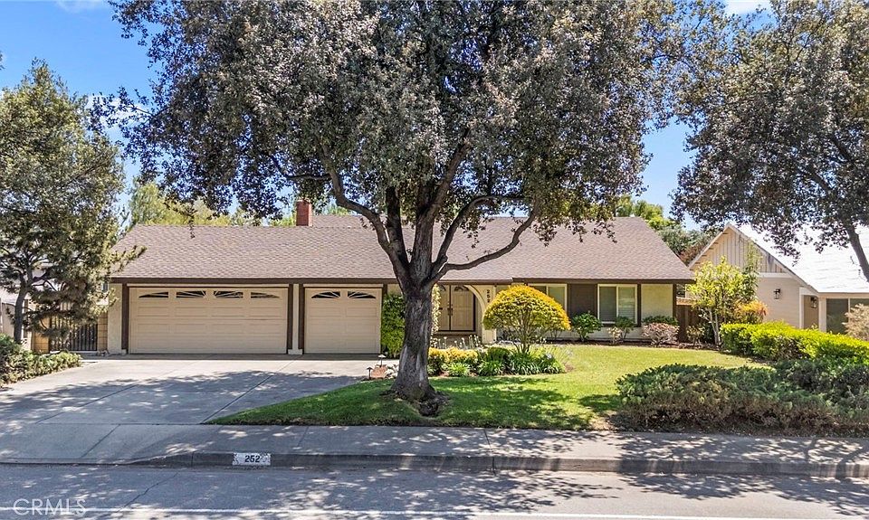 1st image of 252 E Radcliffe Dr