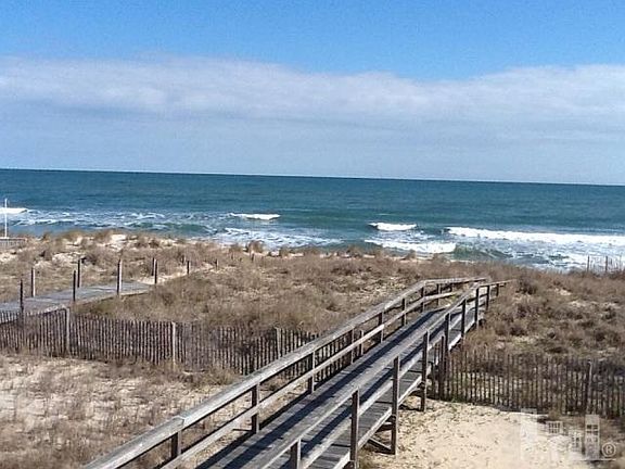 3rd image of 853 S Fort Fisher Boulevard