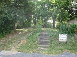 618 N Bayard Ave, Waynesboro, VA 22980