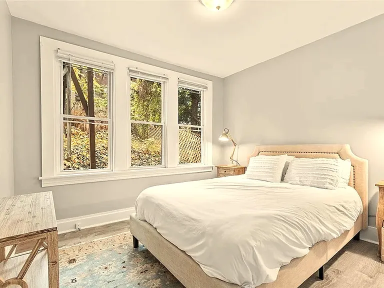 206 Oakview Ave #1 — Photo 1