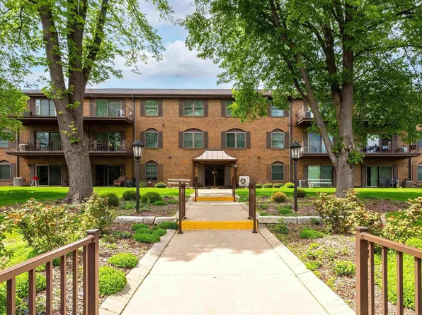 1360 Kimberly Ridge Rd APT 309, Bettendorf, IA 52722