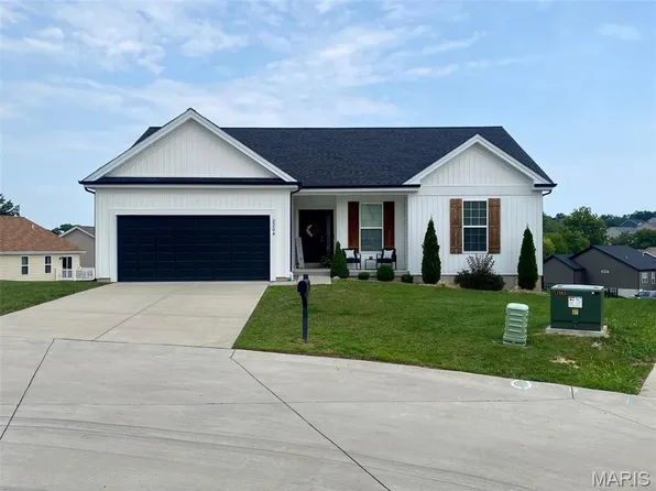 2204 Grit Ct, Washington, MO 63090
