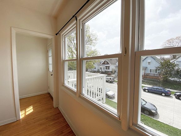 3rd image of 2962 N Pierce St #A