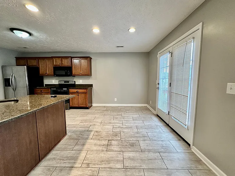 942 Cobbler Dr — Photo 3