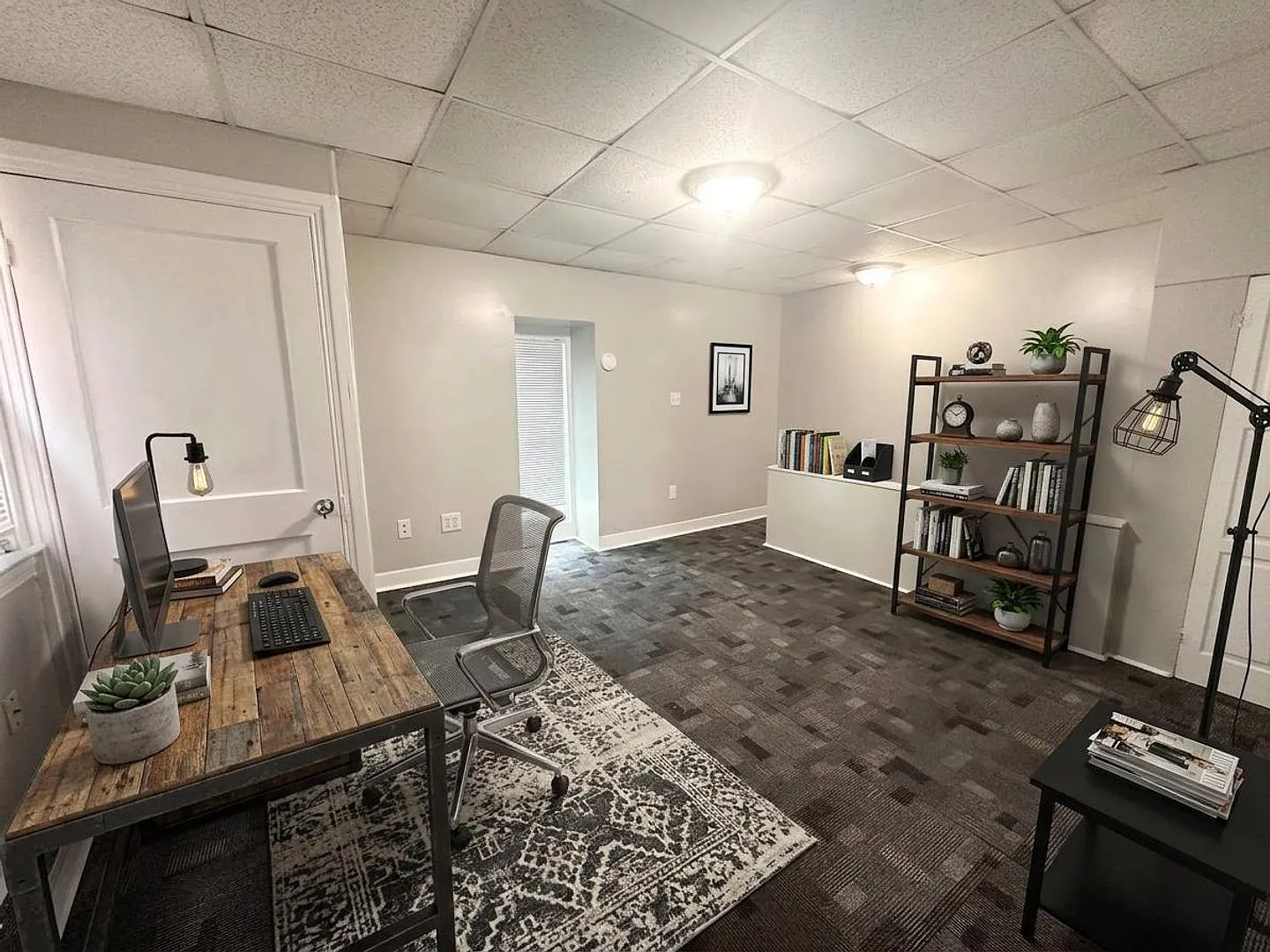 638 W Philadelphia Street — Photo 3