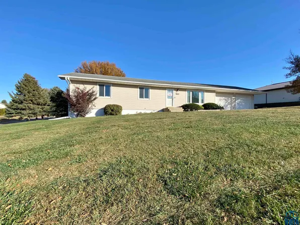 900 Country Club Dr, Akron, IA 51001