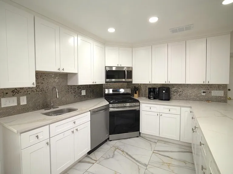 200 Hillside Ave — Photo 34
