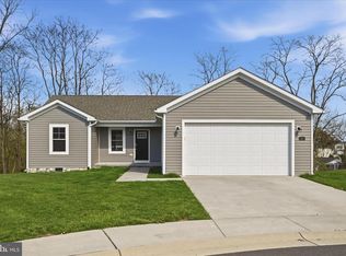 5 Peking Ln, Martinsburg, WV 25403