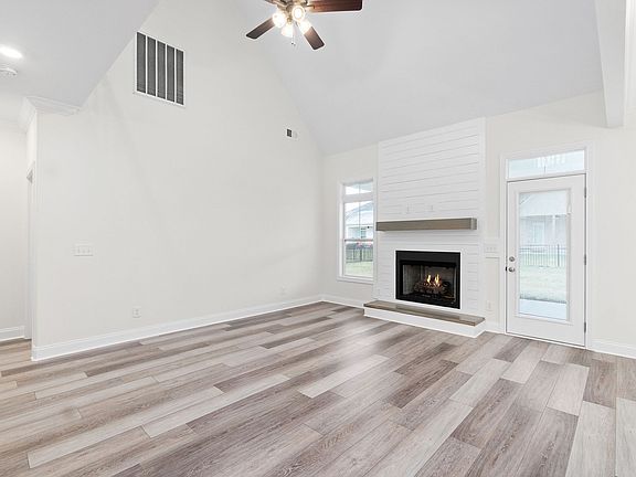 5th image of 154 Hereford Farm Lot 154