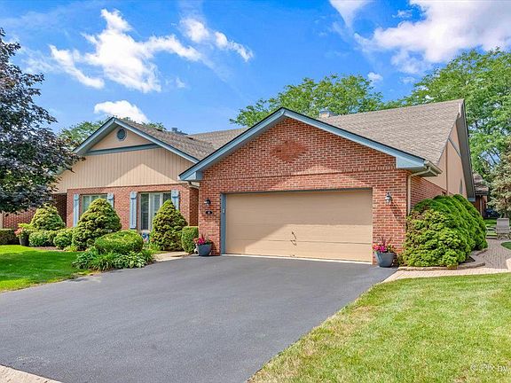 2nd image of 66 Royal Ln