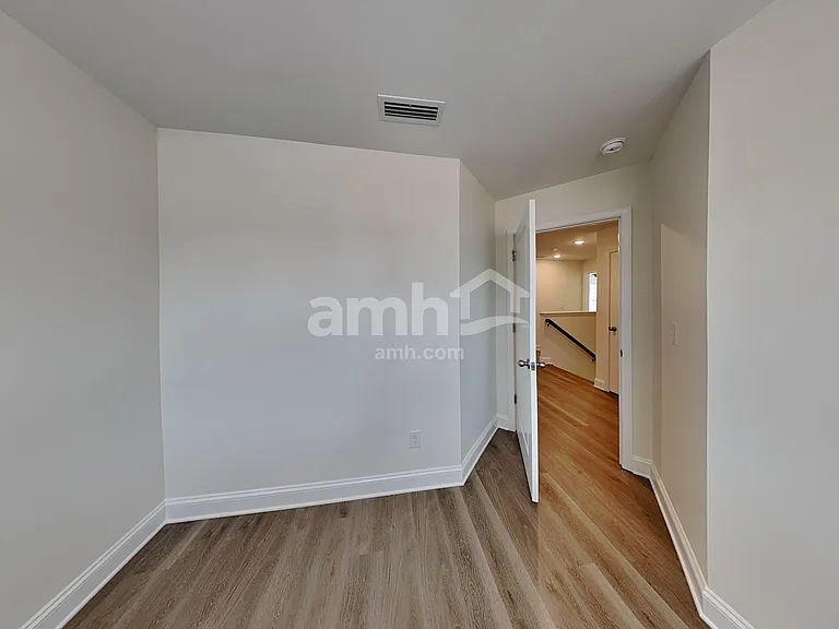 6059 Rosemore Ln — Photo 11