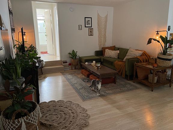 5th image of 1725 Talmadge St #11