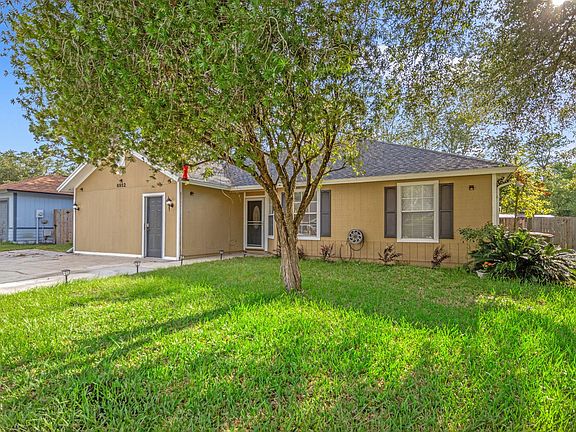 3rd image of 6952 Huntington Woods Cir E