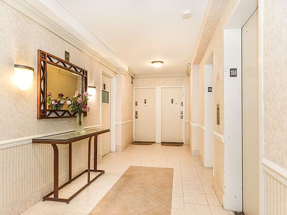 5th image of 570 Grand St APT H1005