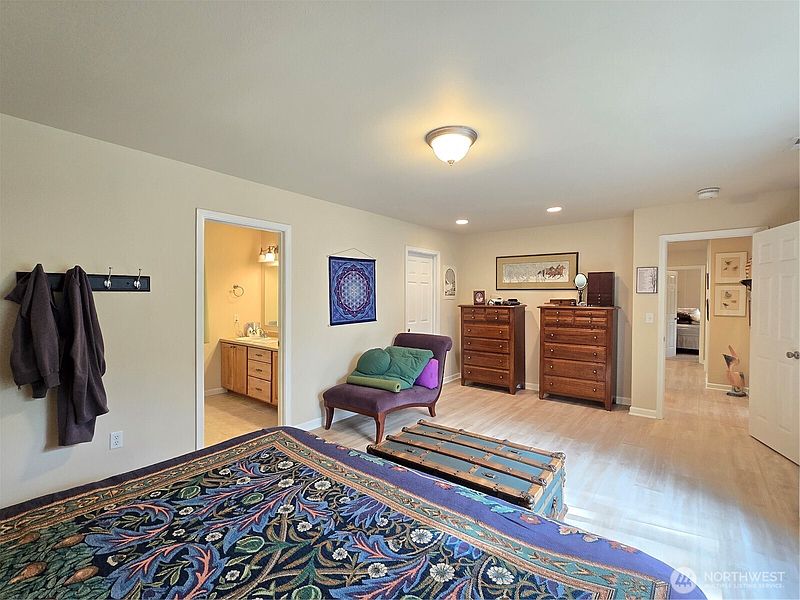 5th image of 4912 165th Ave SW