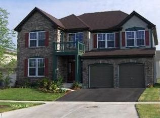 2712 Oak Dr, Dundee, IL 60118