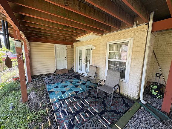 3rd image of 17945 Curtis Dr