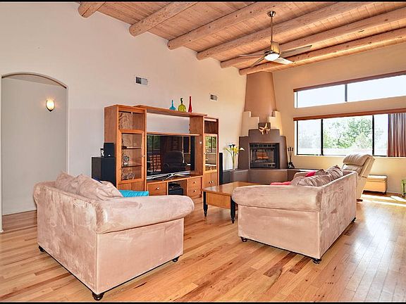4th image of 10500 Sorrento Dr NW