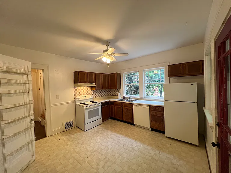 1713 N Rock Springs Rd NE #A — Photo 9