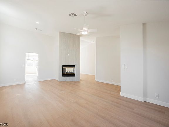 5th image of 6113 Desert Haven Rd