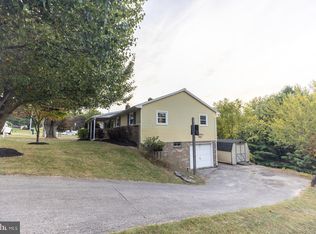 406 Lindy Rd, Seven Valleys, PA 17360