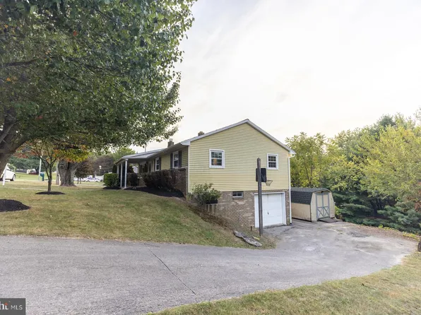 406 Lindy Rd, Seven Valleys, PA 17360