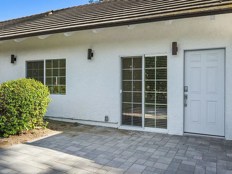 10327 Vanalden Ave — Photo 3