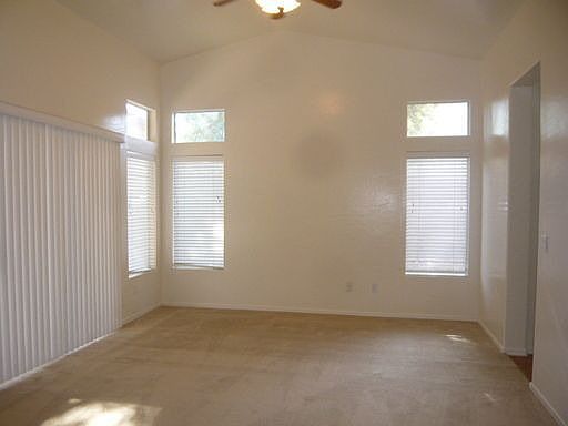 5th image of 709 E Cantebria Dr