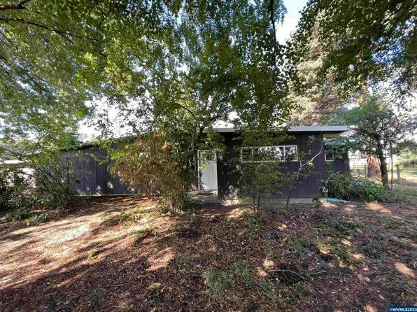 1925 Greenwood Rd S, Independence, OR 97351